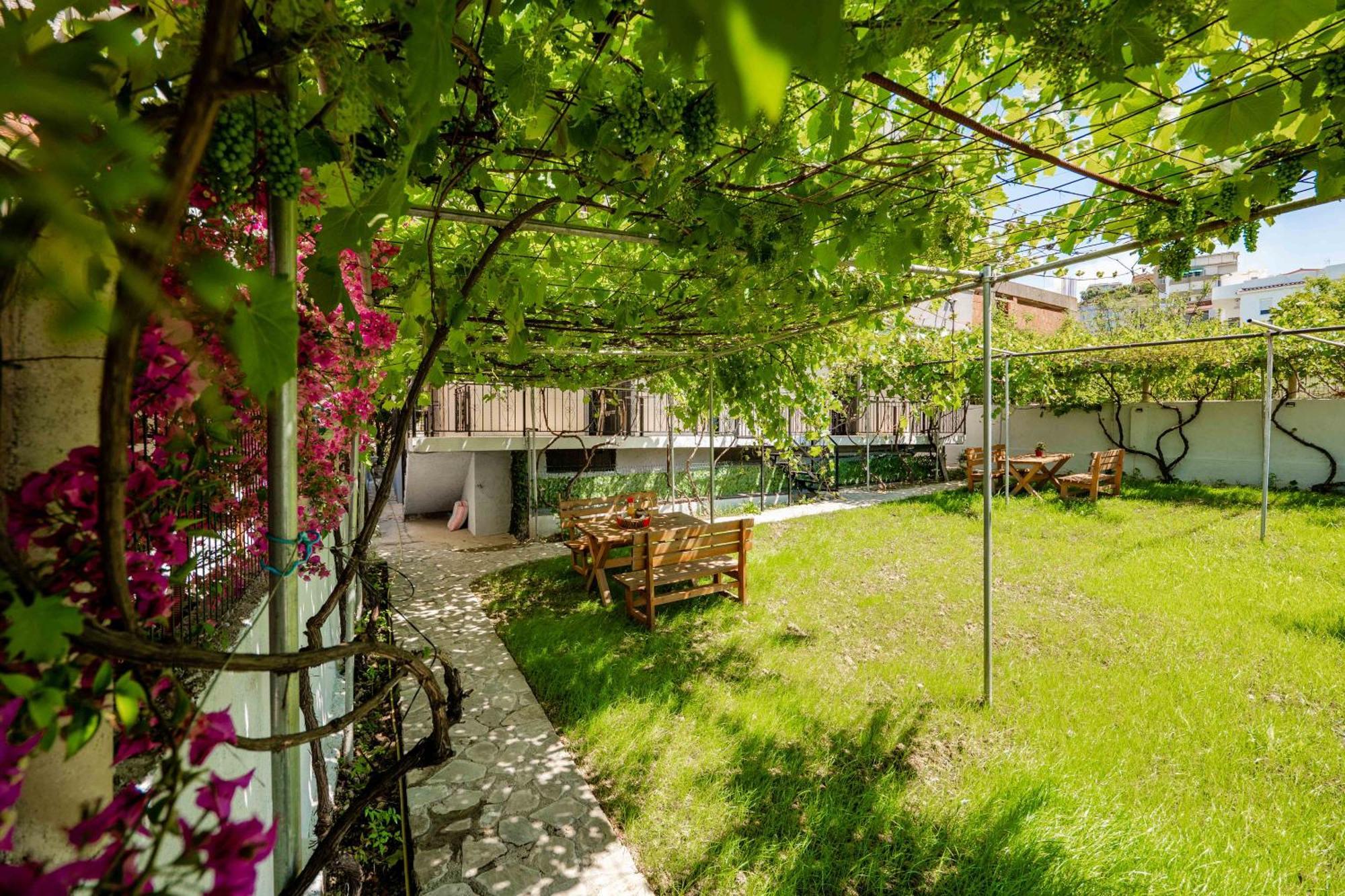 Kalpazo Kaja Vila Garden Golem  Exterior foto