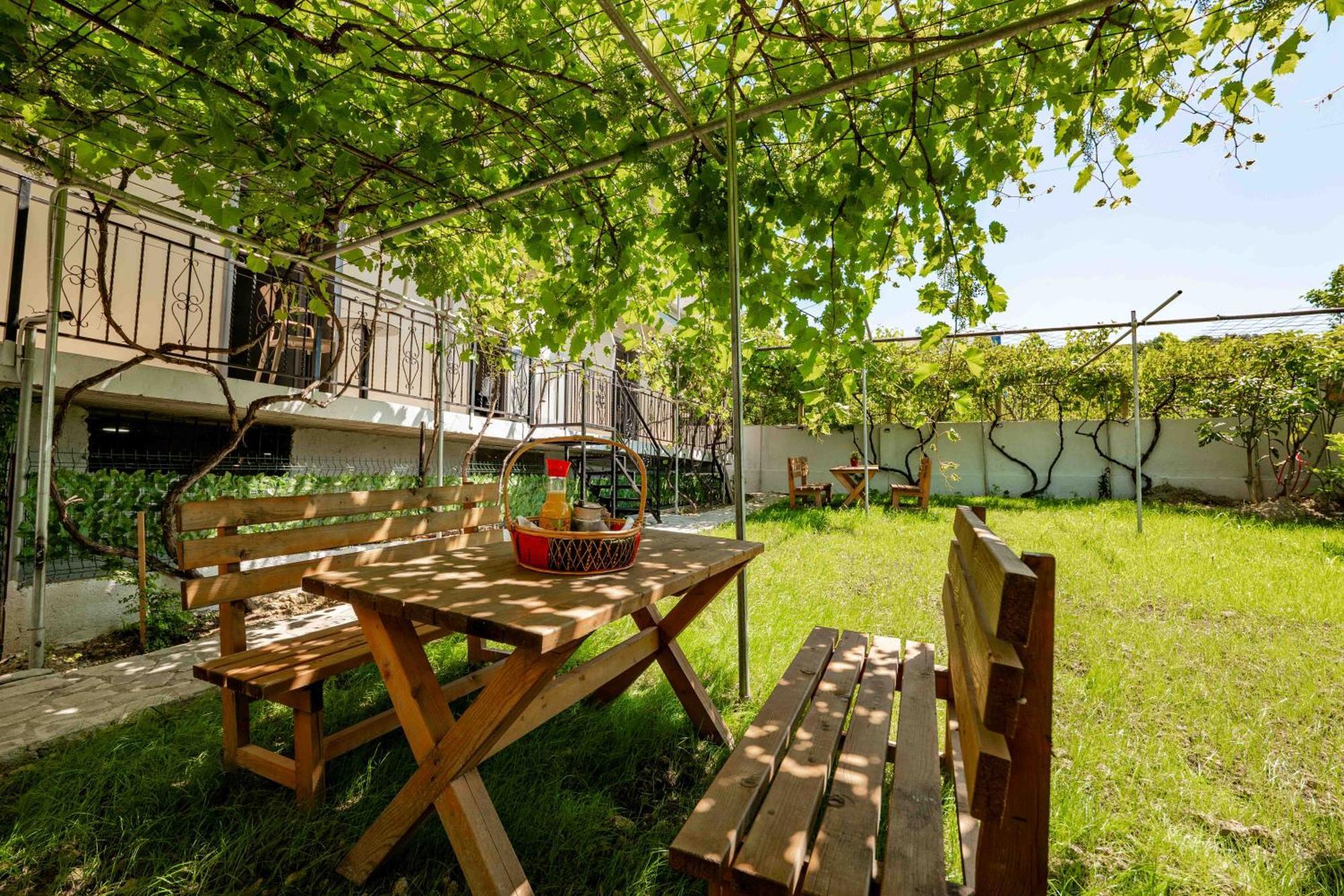 Kalpazo Kaja Vila Garden Golem  Exterior foto